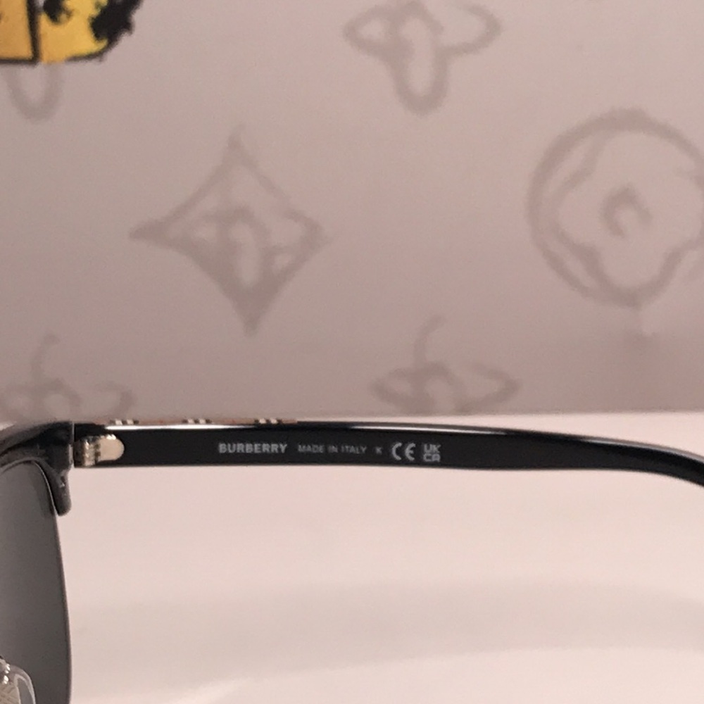 New Authentic Burberry BE4317 8351 Sunglasses - Picture 13 of 15